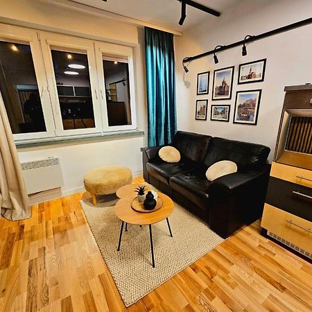 Eddie'S Luxury Apartments กลีวิตเซ ภายนอก รูปภาพ
