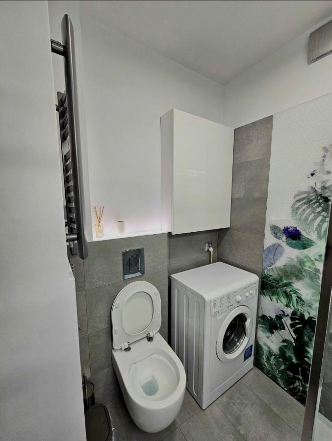 Eddie'S Luxury Apartments กลีวิตเซ ภายนอก รูปภาพ