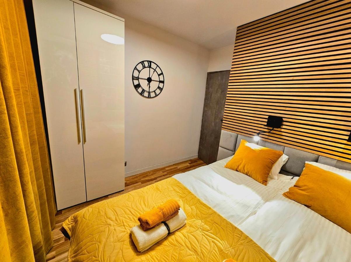 Eddie'S Luxury Apartments กลีวิตเซ ภายนอก รูปภาพ