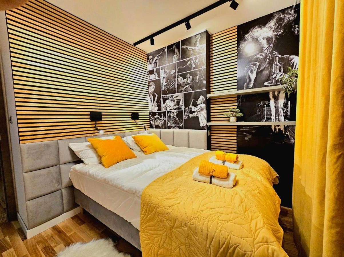 Eddie'S Luxury Apartments กลีวิตเซ ภายนอก รูปภาพ