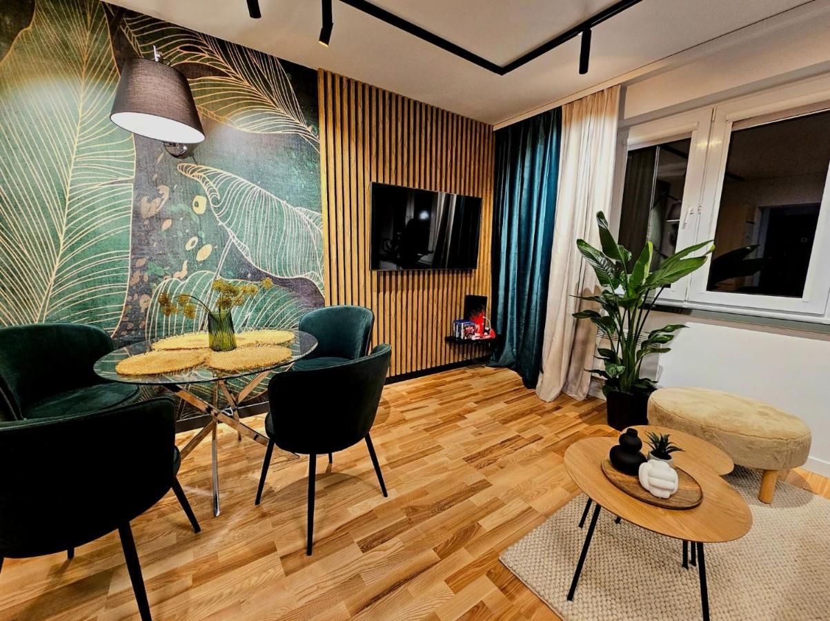 Eddie'S Luxury Apartments กลีวิตเซ ภายนอก รูปภาพ