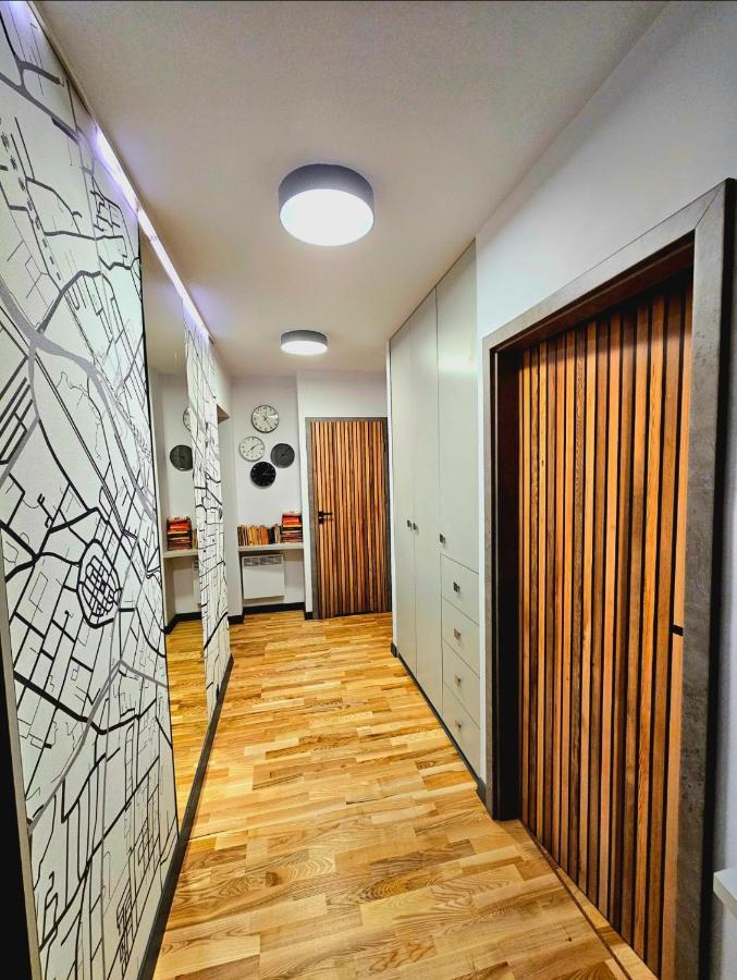 Eddie'S Luxury Apartments กลีวิตเซ ภายนอก รูปภาพ