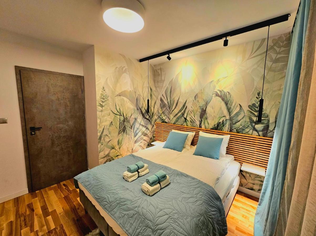 Eddie'S Luxury Apartments กลีวิตเซ ภายนอก รูปภาพ