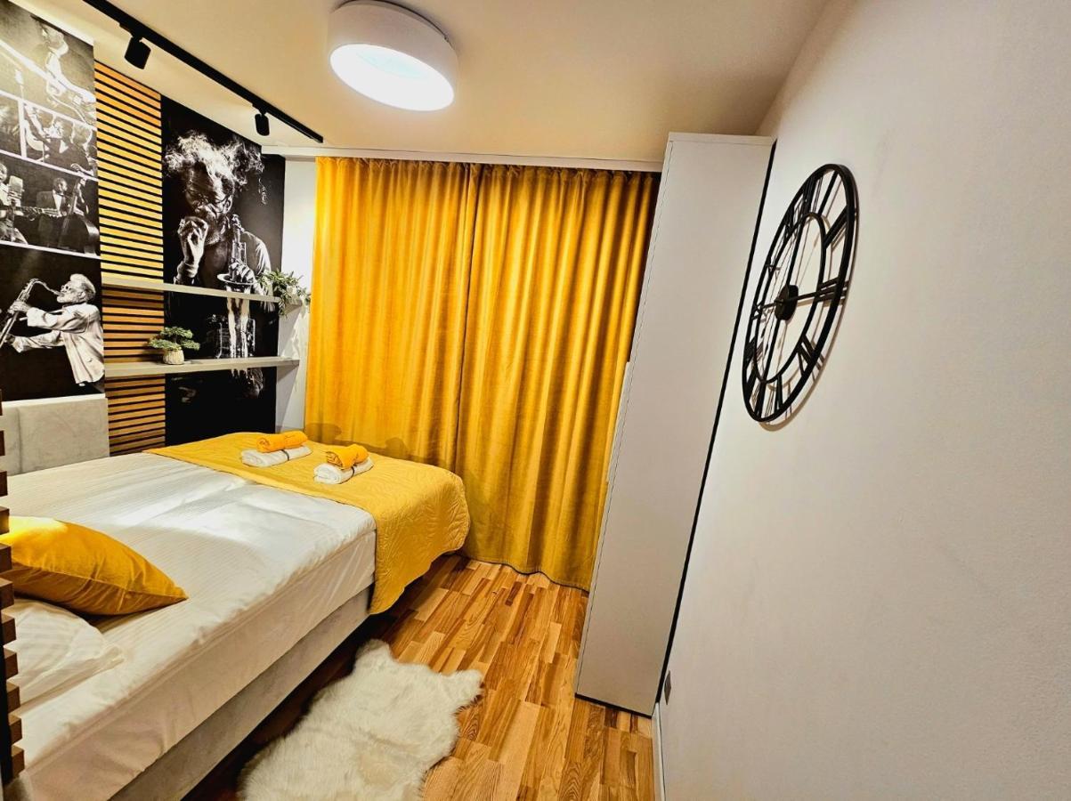 Eddie'S Luxury Apartments กลีวิตเซ ภายนอก รูปภาพ