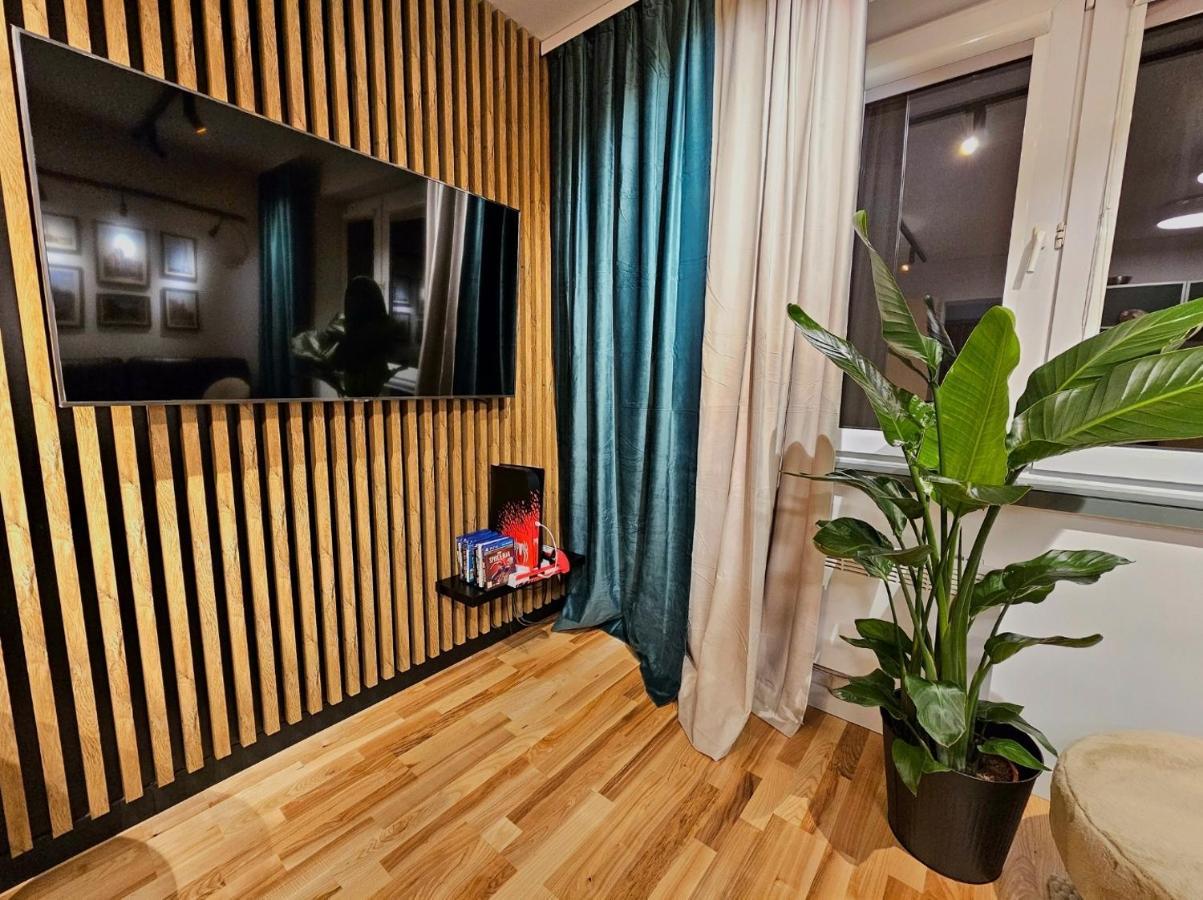 Eddie'S Luxury Apartments กลีวิตเซ ภายนอก รูปภาพ