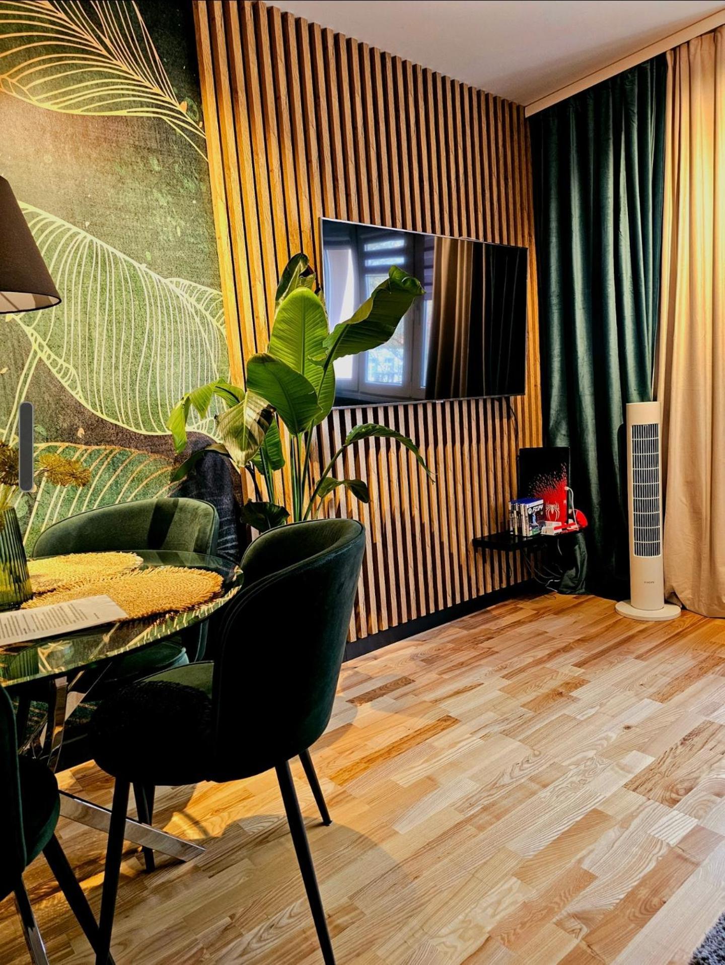 Eddie'S Luxury Apartments กลีวิตเซ ภายนอก รูปภาพ